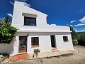 Deux maisons plus des ruines et une grande quantité de terrain in Alicante Dream Homes API 1122