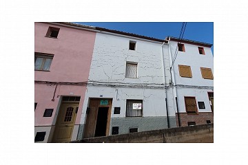 Townhouse for reform, 5 or more bedrooms