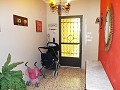 Villa met 4 slaapkamers en groot zwembad op een prachtige locatie in Alicante Dream Homes API 1122