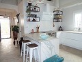 Villa met 3 slaapkamers, gastenverblijf, zwembad en garage in Alicante Dream Homes API 1122