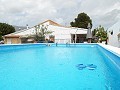 Villa avec 3 chambres, maison d'amis, piscine et garage in Alicante Dream Homes API 1122