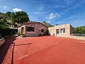 3-Schlafzimmer-Villa mit Blick auf die Berge und die Burg in Alicante Dream Homes API 1122