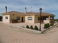 Spectaculaire villa de 6 chambres et 2 salles de bain avec piscine in Alicante Dream Homes API 1122