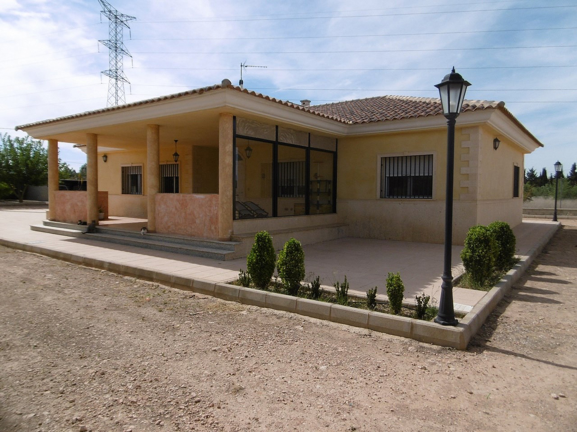 Chalet independiente en Yecla