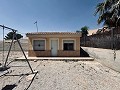 Villa mit Nebengebäuden in Abanilla in Alicante Dream Homes API 1122