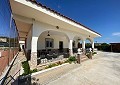 Luxe villa met 3 slaapkamers in Elda met een prachtig gastenverblijf met 3 slaapkamers en 3 badkamers in Alicante Dream Homes API 1122