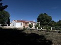 Prachtige villa met 4 slaapkamers en zwembad in Caudete in Alicante Dream Homes API 1122