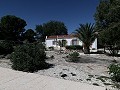 Prachtige villa met 4 slaapkamers en zwembad in Caudete in Alicante Dream Homes API 1122