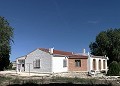 Prachtige villa met 4 slaapkamers en zwembad in Caudete in Alicante Dream Homes API 1122