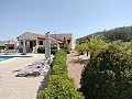 Villa mit unglaublicher Aussicht in einem kleinen Dorf nur wenige Minuten von Pinoso entfernt in Alicante Dream Homes API 1122