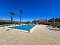 Villa mit unglaublicher Aussicht in einem kleinen Dorf nur wenige Minuten von Pinoso entfernt in Alicante Dream Homes API 1122