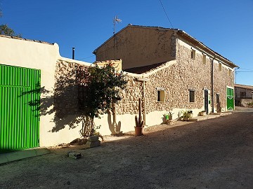 Large 200 year old Country House with pool