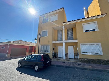 Maison de ville de 4 chambres et 3 salles de bains à Salinas