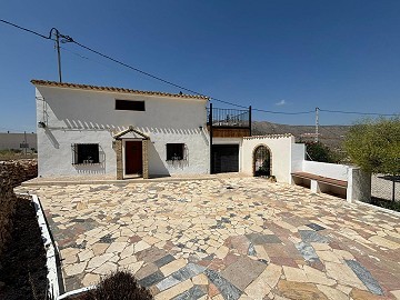 Schönes Landhaus mit 3 Schlafzimmern