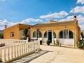 Maison de campagne magnifiquement préservée dans un superbe emplacement à Yecla in Alicante Dream Homes API 1122