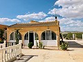 Maison de campagne magnifiquement préservée dans un superbe emplacement à Yecla in Alicante Dream Homes API 1122