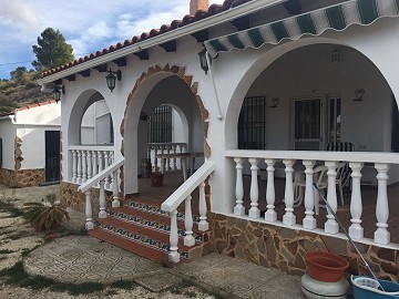 3 Bed Villa close to the town of Monovar for structural reform